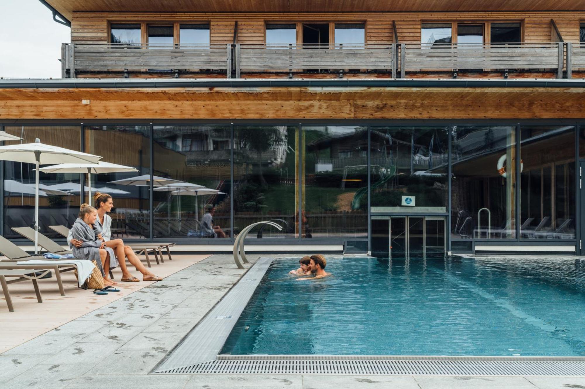 Falkensteiner Family Hotel Sonnenalpe Зонненальпе-Насфельд Экстерьер фото