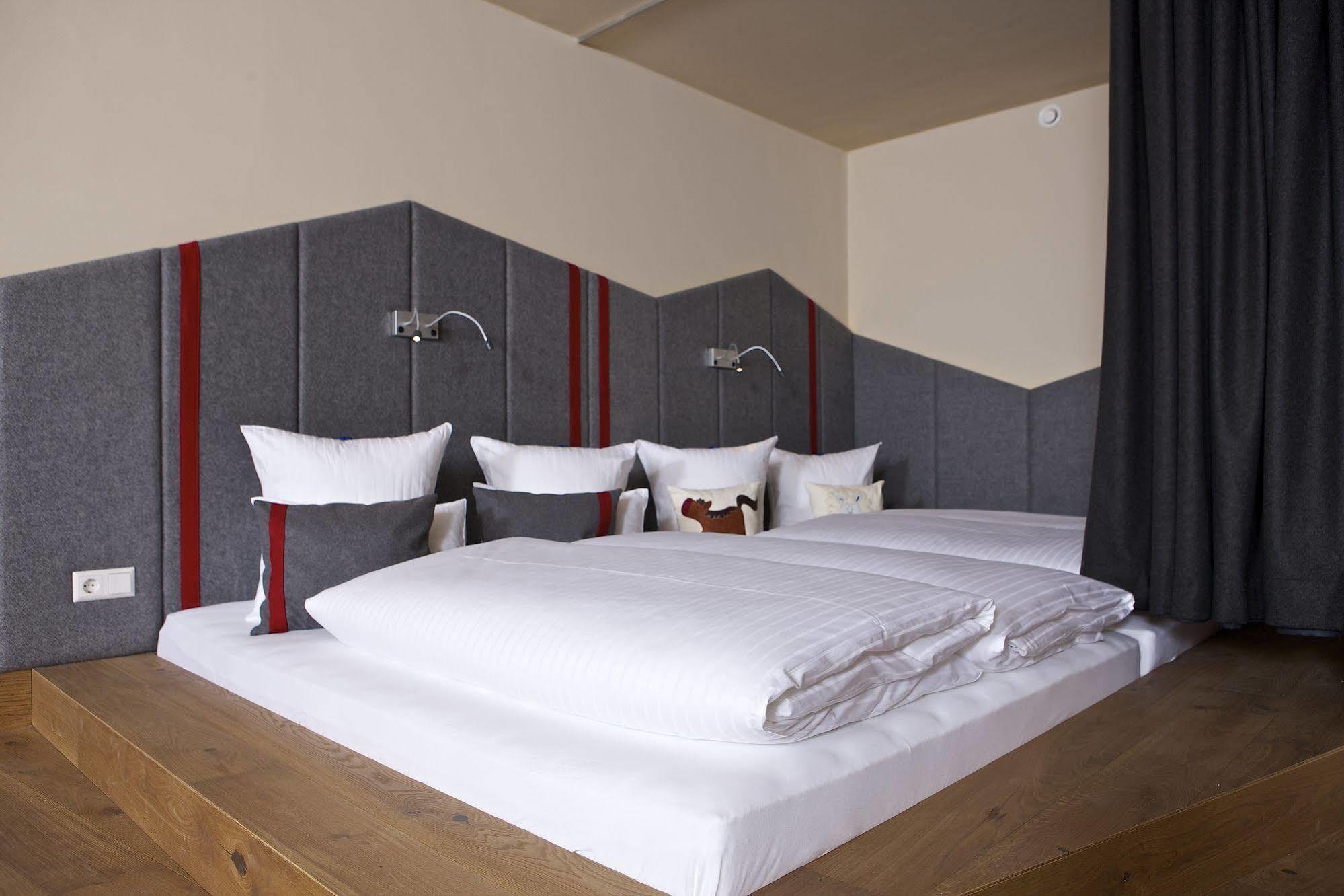 Falkensteiner Family Hotel Sonnenalpe Зонненальпе-Насфельд Экстерьер фото
