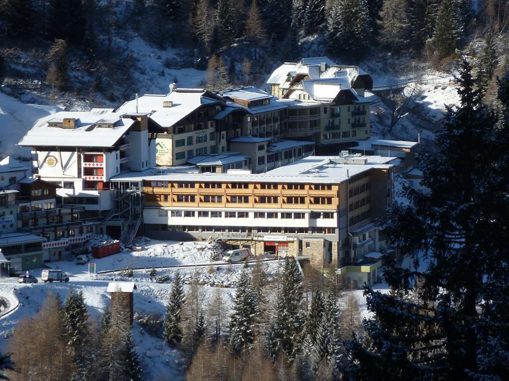 Falkensteiner Family Hotel Sonnenalpe Зонненальпе-Насфельд Экстерьер фото